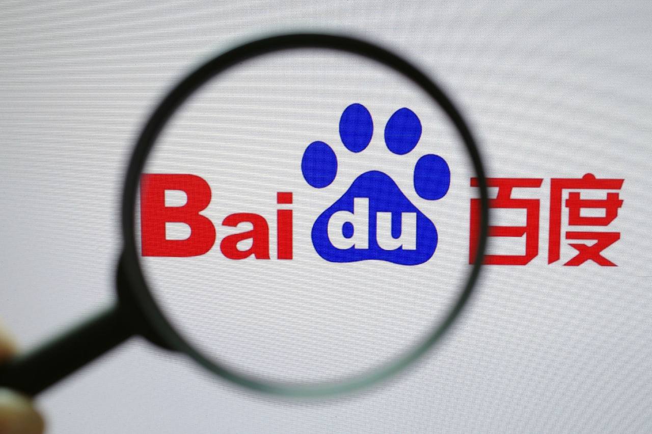 张靓颖摔下舞台